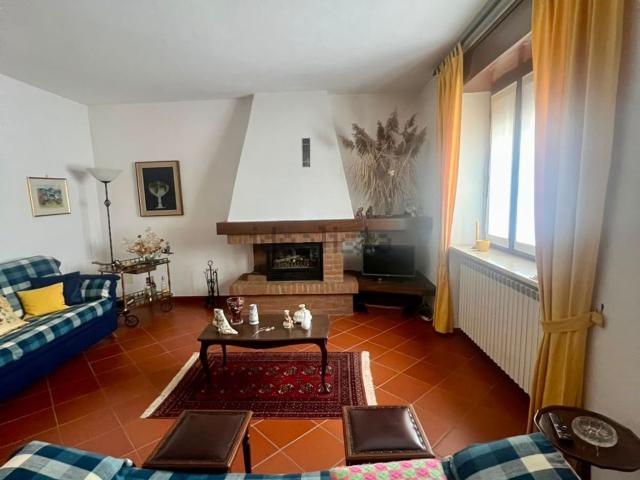 Casa in vendita a Fiassoni, Varsi