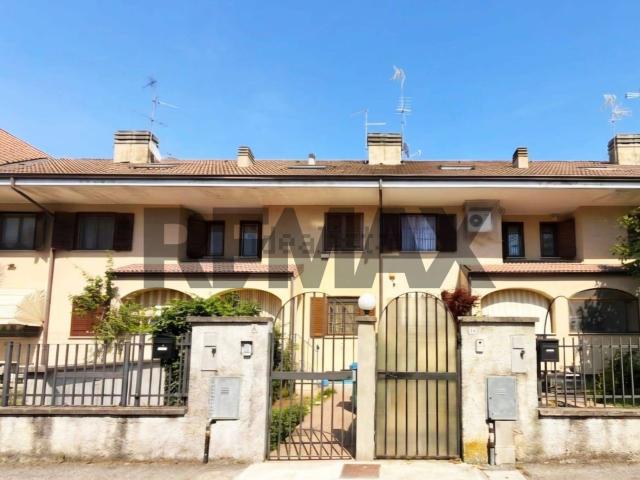 Casa in vendita a Mediglia, Lombardia
