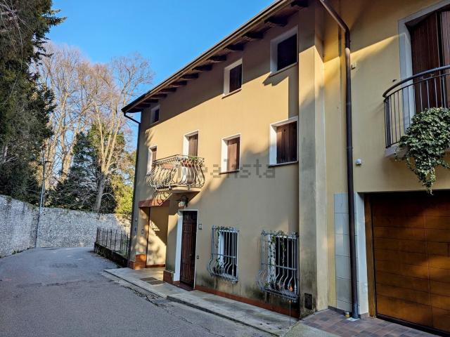 Casa in vendita a Maniagolibero, Maniago