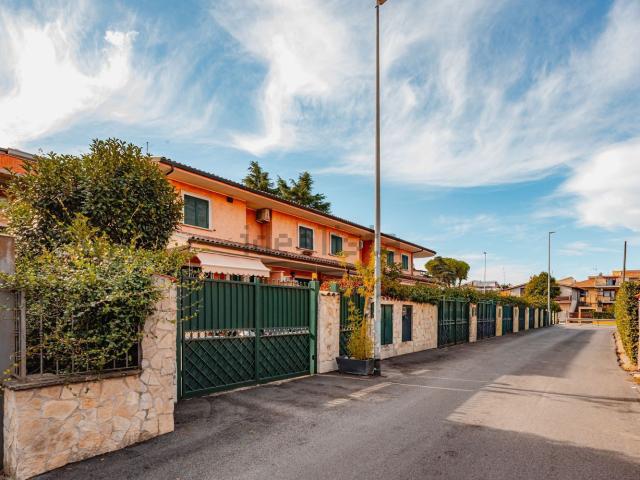 Casa in vendita a Ponte Linari, Roma