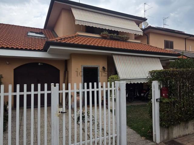 Casa in vendita a Arconate, Lombardia
