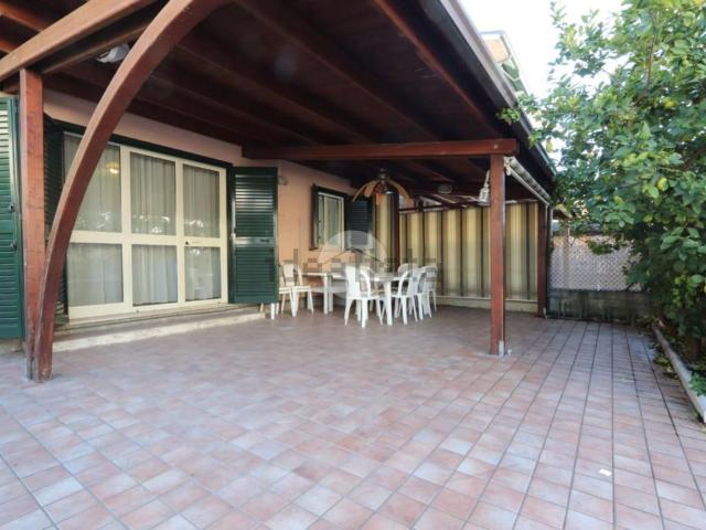 Casa in vendita a Unione dei Comuni della Val Vibrata, Tortoreto