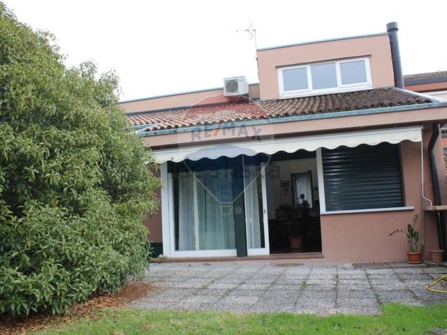 Casa in vendita a Lissago, Varese