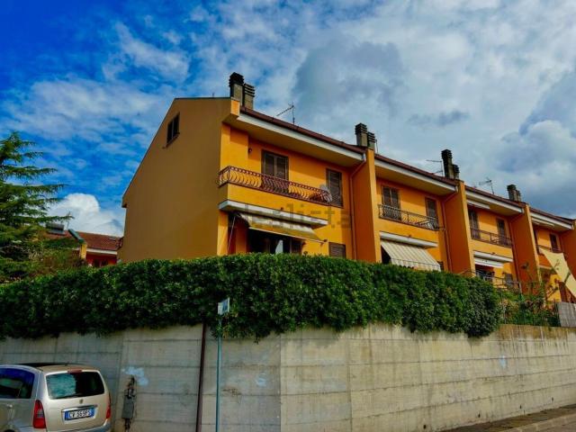Casa in vendita a Madonna del Ponte, Vetralla