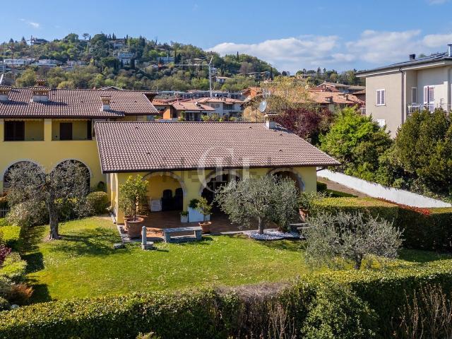 Casa in vendita a Padenghe Sul Garda, Brescia