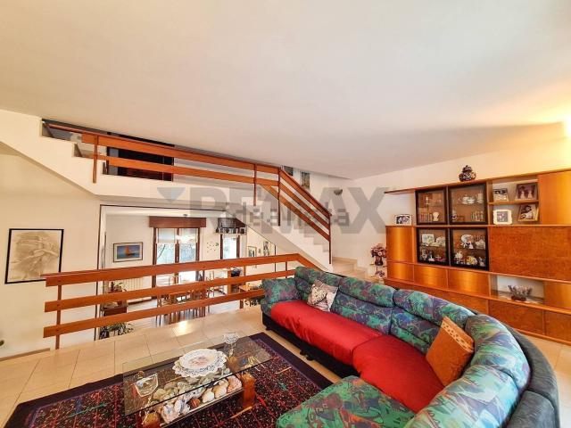 Casa in vendita a Cassano Magnago, Lombardia