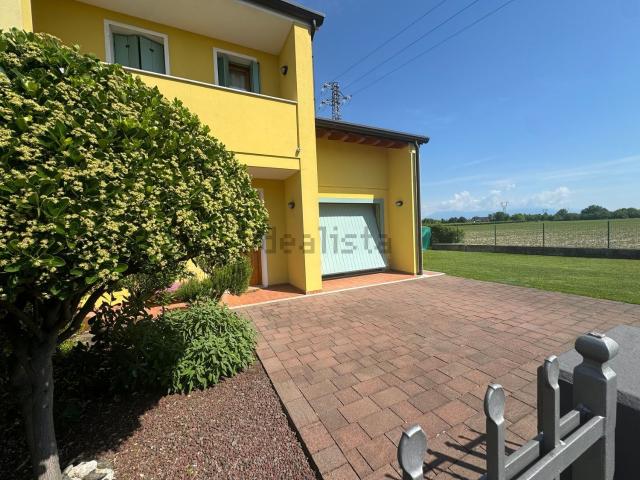 Casa in vendita a Spresiano, Veneto