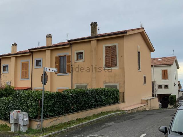 Casa in vendita a Zona Artigianale, Roma Capitale