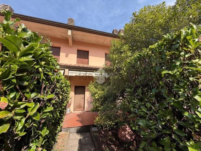 Casa in vendita a Traversetolo, Parma