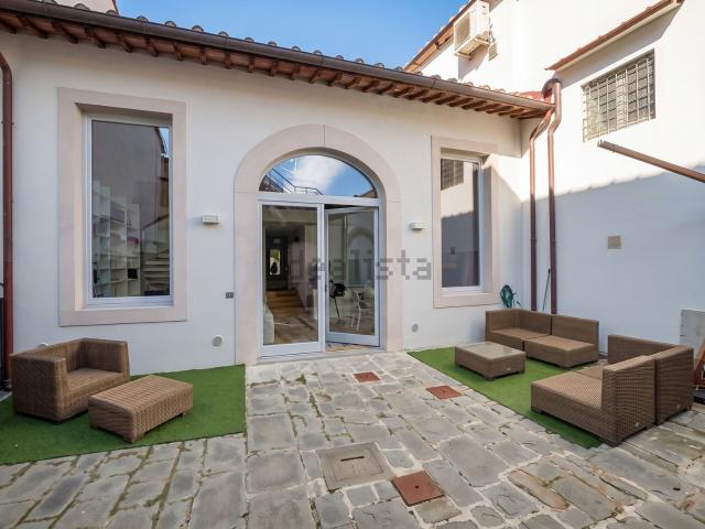 Casa in vendita a Due Strade, Firenze
