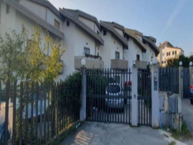 Casa in vendita a Alatri, Lazio