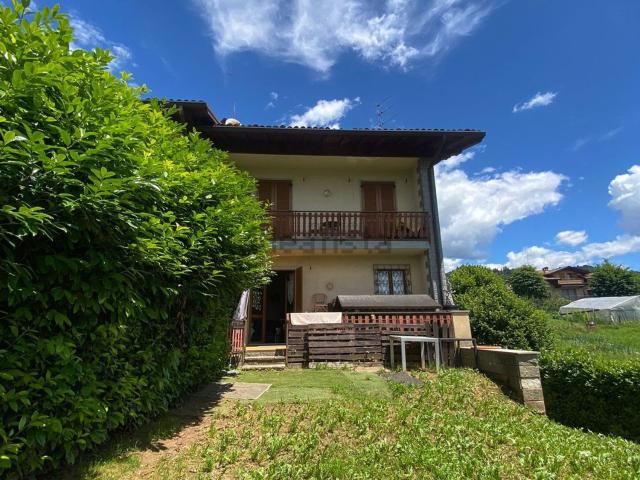 Casa in vendita a Rovetta, Lombardia
