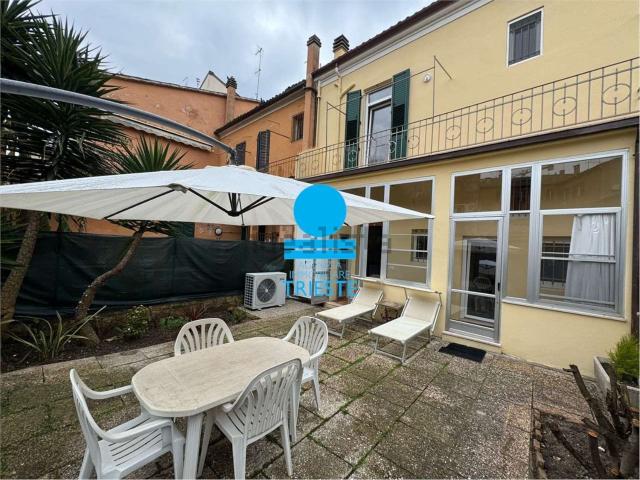 Casa in vendita a Centro Storico, Marche