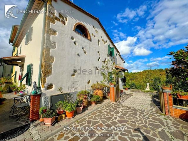 Casa in vendita a Larderello, Toscana