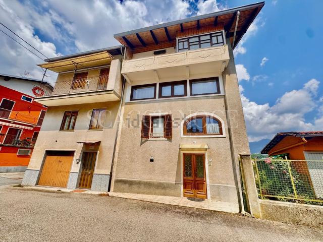 Casa in vendita a Valdilana, Piemonte