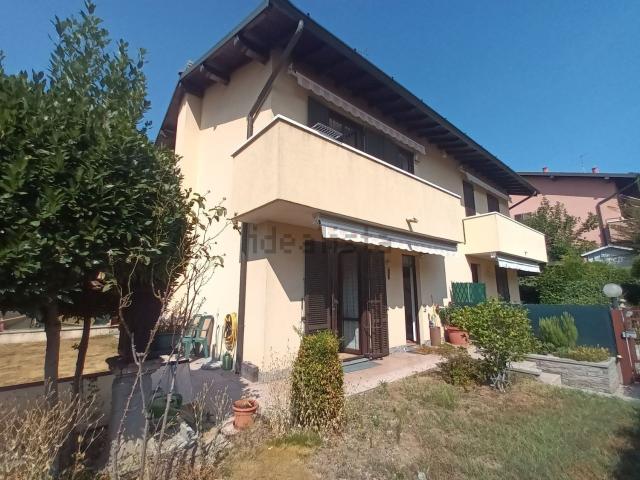 Casa in vendita a Cascina Carego, Crosio della Valle