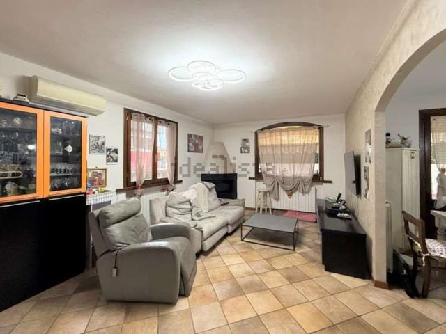 Casa in vendita a Lamporecchio, Toscana