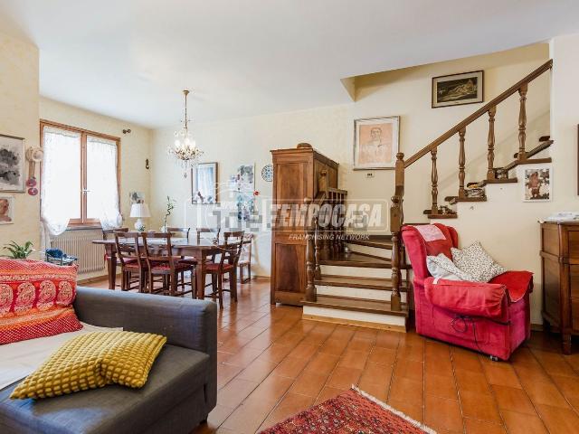 Casa in vendita a Fogliano, Re
