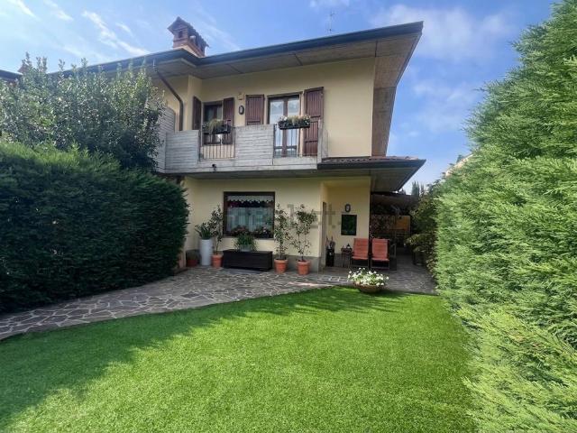 Casa in vendita a Stezzano, Bergamo