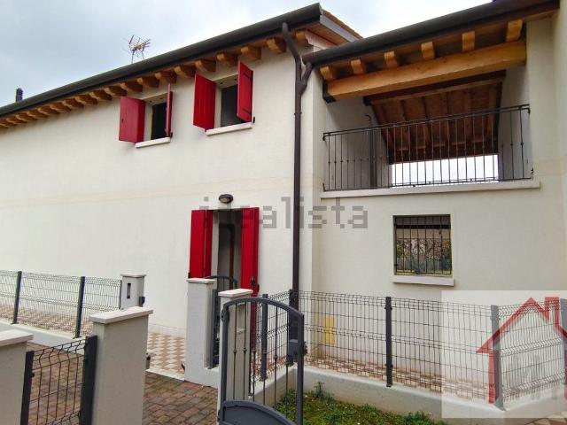 Casa in vendita a Volpago Del Montello, Veneto