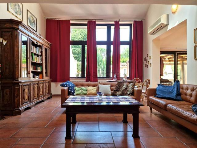 Casa in vendita a Cecina, Toscana