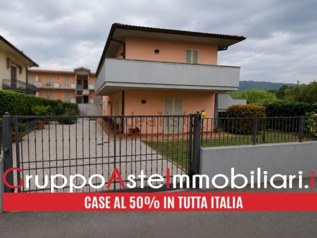 Casa in vendita a Alberghi, Uzzano E Castello