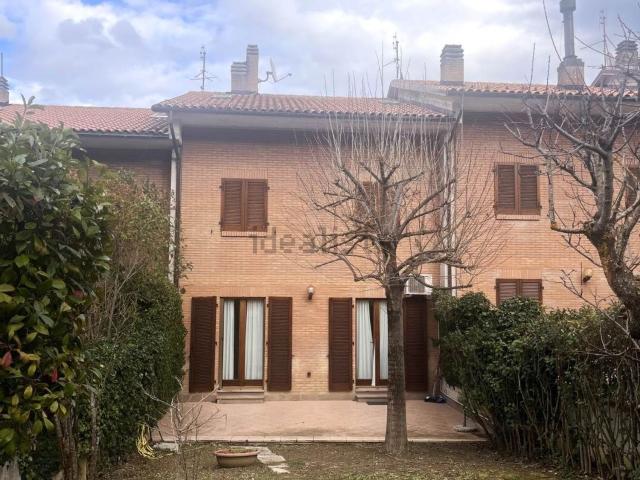 Casa in vendita a Marche, Macerata