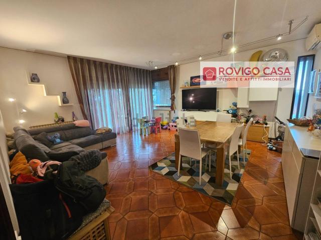 Casa in vendita a Commenda Est, Rovigo
