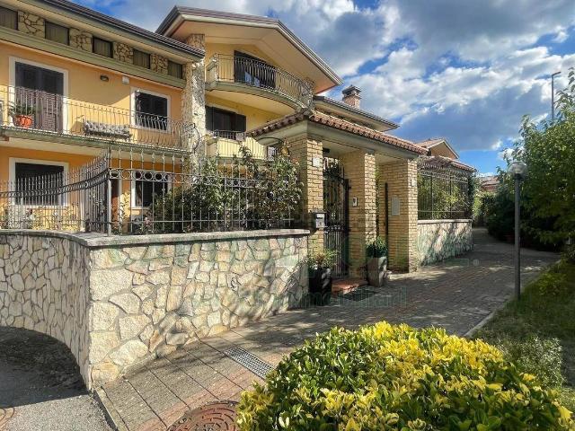 Casa in vendita a Ospedaletto d'Alpinolo, Avellino