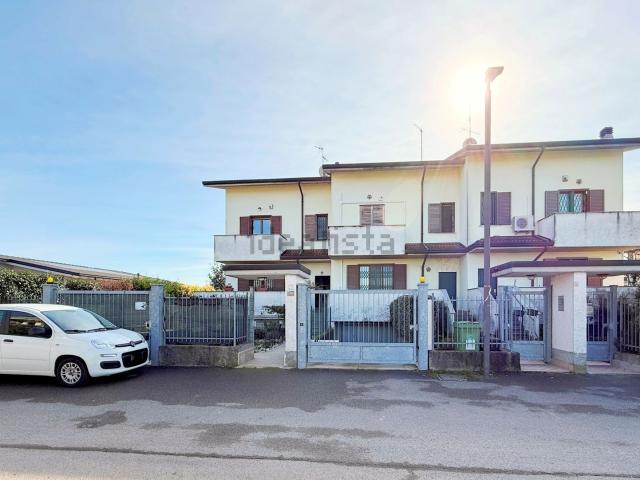 Casa in vendita a Cambiago, Lombardia