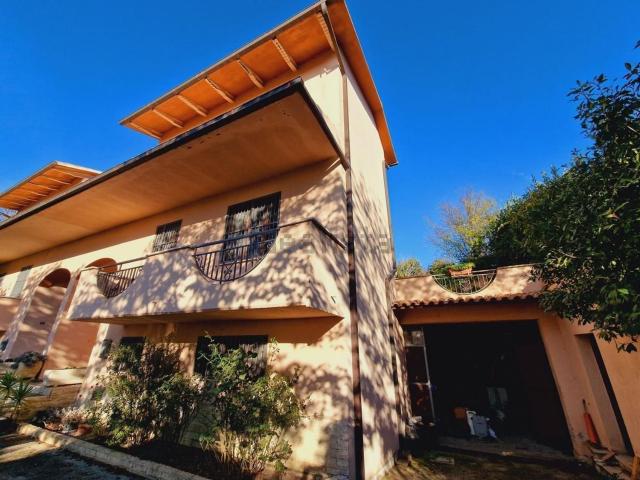 Casa in vendita a Baschi, Umbria
