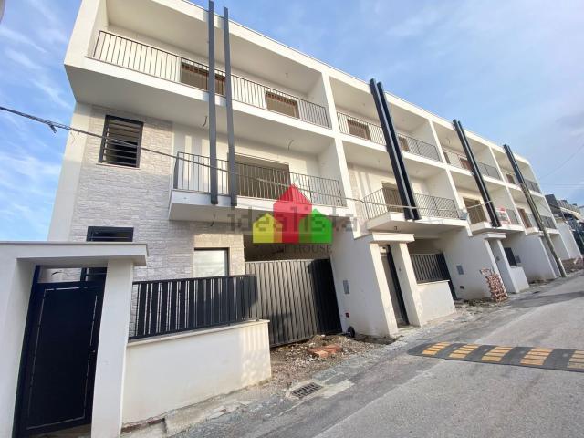 Casa in vendita a Parete, Campania