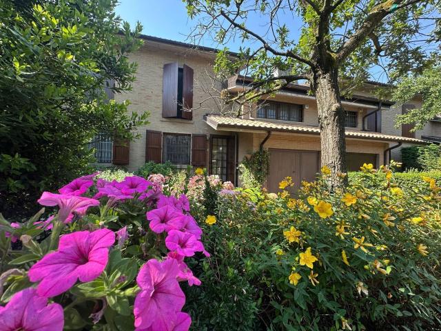 Casa in vendita a Unione Comuni Modenesi Area Nord, Mirandola