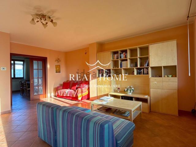 Casa in vendita a Prato, Toscana