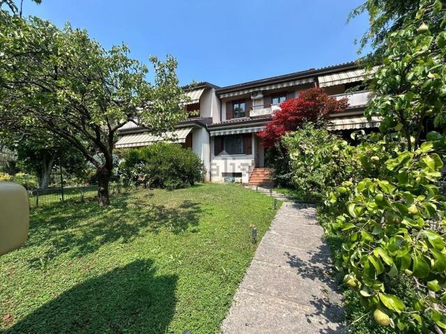 Casa in vendita a Zona Est, Brescia