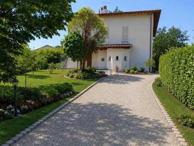 Casa in vendita a Quarrata, Toscana