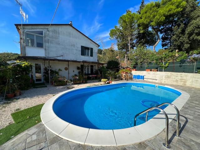 Casa in vendita a Marche, Pesaro E Urbino