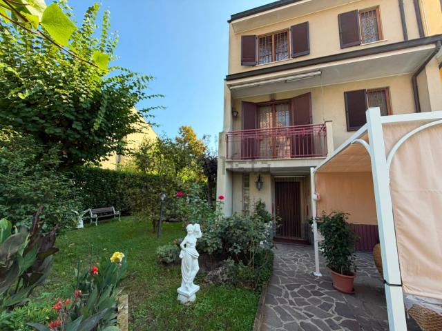Casa in vendita a Cascina Biassano, Peschiera Borromeo