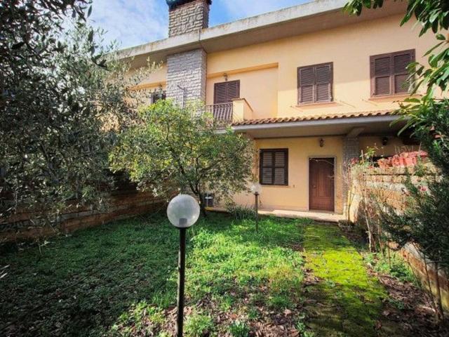 Casa in vendita a Vignanello, Lazio