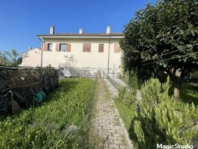 Casa in vendita a Valdobbiadene, Veneto