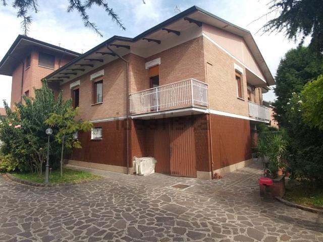 Casa in vendita a Buon Pastore-Sant'Agnese-San Damaso, Modena