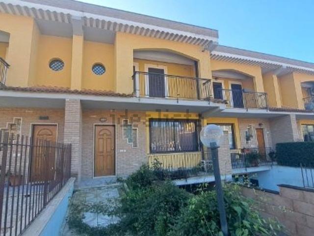 Casa in vendita a Borgonuovo, Tarano