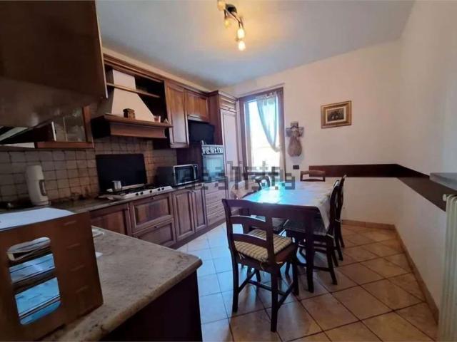 Casa in vendita a Lucino, Montano Lucino