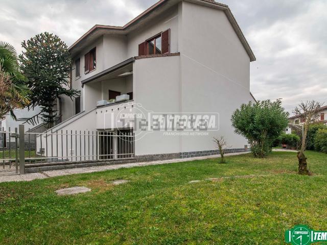Casa in vendita a Rescaldina, Lombardia