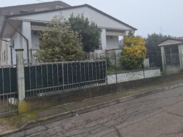 Casa in vendita a Castiglione D'adda, Lombardia