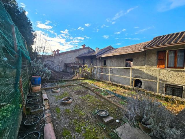 Casa in vendita a Semonte, Vertova
