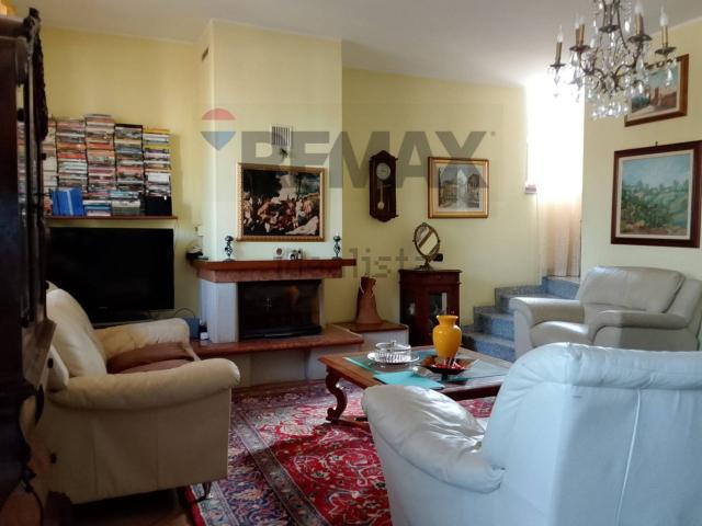 Casa in vendita a Linarolo, Lombardia