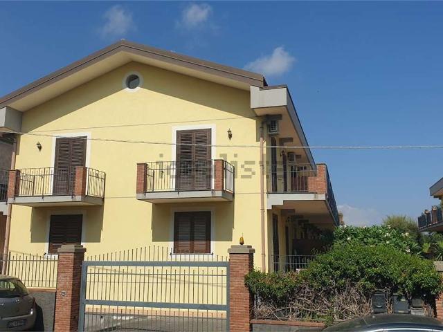 Casa in vendita a Giarre, Sicilia