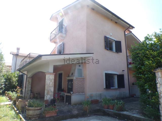Casa in vendita a Scandriglia, Rieti