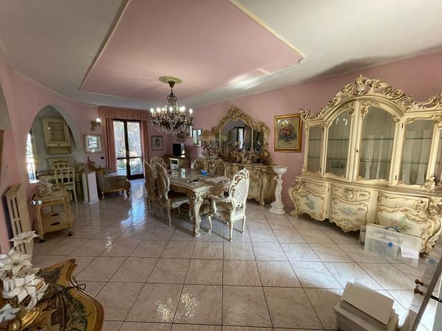 Casa in vendita a Brembate, Lombardia
